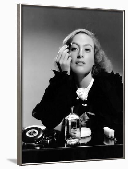 JOAN CRAWFORD dans les annees 30 JOAN CRAWFORD IN THE 30'S (b/w photo)-null-Framed Photo