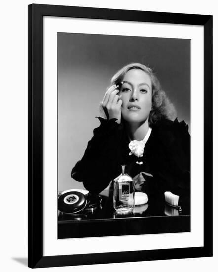 JOAN CRAWFORD dans les annees 30 JOAN CRAWFORD IN THE 30'S (b/w photo)-null-Framed Photo