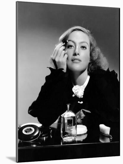 JOAN CRAWFORD dans les annees 30 JOAN CRAWFORD IN THE 30'S (b/w photo)-null-Mounted Photo