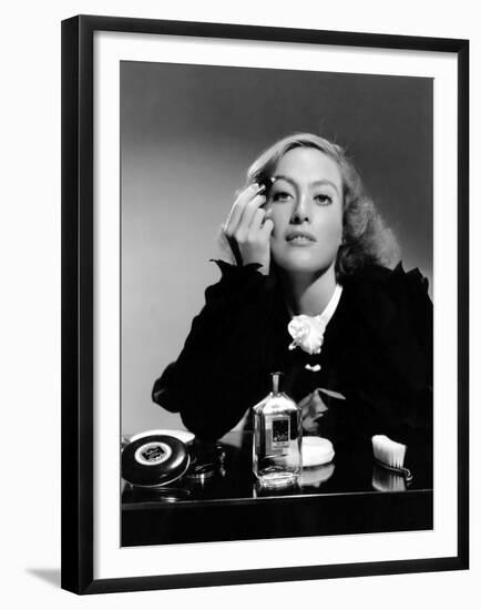 JOAN CRAWFORD dans les annees 30 JOAN CRAWFORD IN THE 30'S (b/w photo)-null-Framed Photo