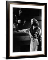 JOAN CRAWFORD dans les annees 30 JOAN CRAWFORD IN THE 30'S (b/w photo)-null-Framed Photo