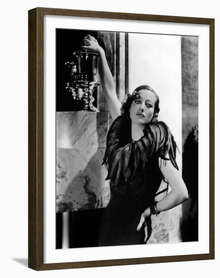 JOAN CRAWFORD dans les annees 30 JOAN CRAWFORD IN THE 30'S (b/w photo)-null-Framed Photo