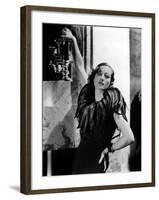 JOAN CRAWFORD dans les annees 30 JOAN CRAWFORD IN THE 30'S (b/w photo)-null-Framed Photo