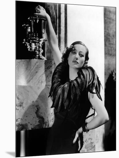 JOAN CRAWFORD dans les annees 30 JOAN CRAWFORD IN THE 30'S (b/w photo)-null-Mounted Photo