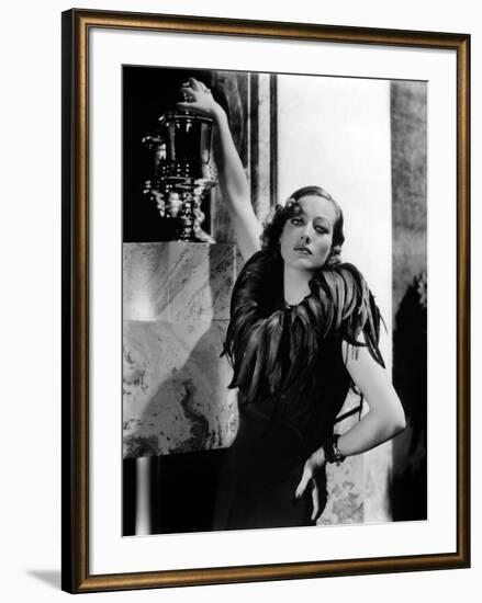 JOAN CRAWFORD dans les annees 30 JOAN CRAWFORD IN THE 30'S (b/w photo)-null-Framed Photo