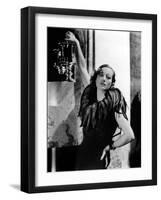 JOAN CRAWFORD dans les annees 30 JOAN CRAWFORD IN THE 30'S (b/w photo)-null-Framed Photo