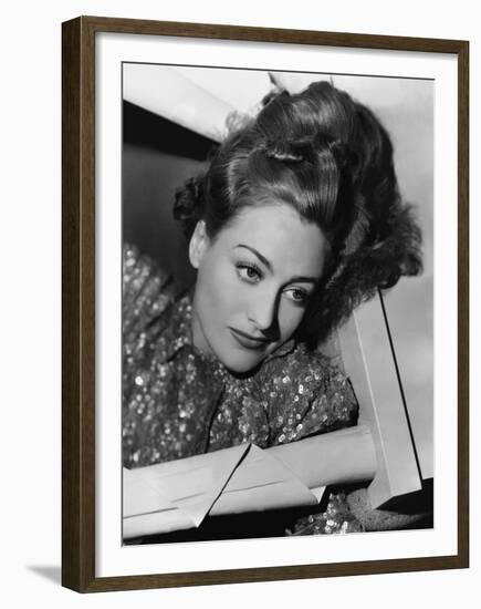 JOAN CRAWFORD dans les annees 30 JOAN CRAWFORD IN THE 30'S (b/w photo)-null-Framed Photo