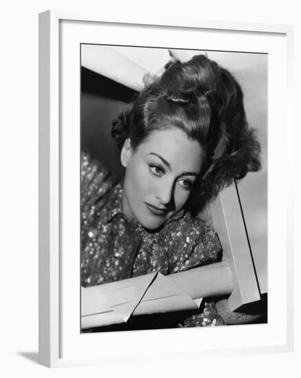 JOAN CRAWFORD dans les annees 30 JOAN CRAWFORD IN THE 30'S (b/w photo)-null-Framed Photo