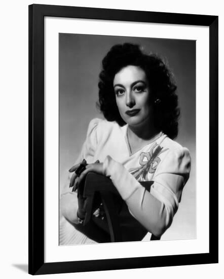 JOAN CRAWFORD dans les annees 40 JOAN CRAWFORD in the 40's (b/w photo)-null-Framed Photo