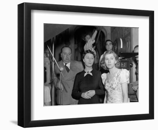 Joan Fontaine, Judith Anderson, Alfred Hitchcock, Rebecca, 1940-null-Framed Photographic Print