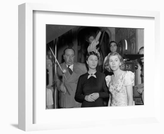 Joan Fontaine, Judith Anderson, Alfred Hitchcock, Rebecca, 1940-null-Framed Photographic Print