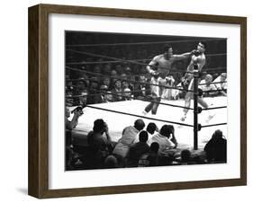 Joe Frazier Vs. Mohammed Ali at Madison Square Garden-John Shearer-Framed Premium Photographic Print