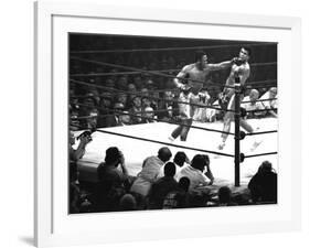 Joe Frazier Vs. Mohammed Ali at Madison Square Garden-John Shearer-Framed Premium Photographic Print