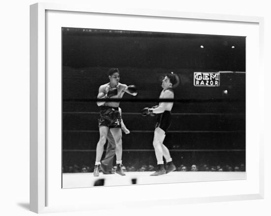 Joe Louis, Negro Boxer Fighting Perry-Peter Stackpole-Framed Premium Photographic Print