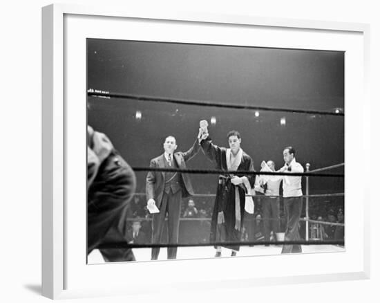 Joe Louis, Negro Boxer Fighting Perry-Peter Stackpole-Framed Premium Photographic Print