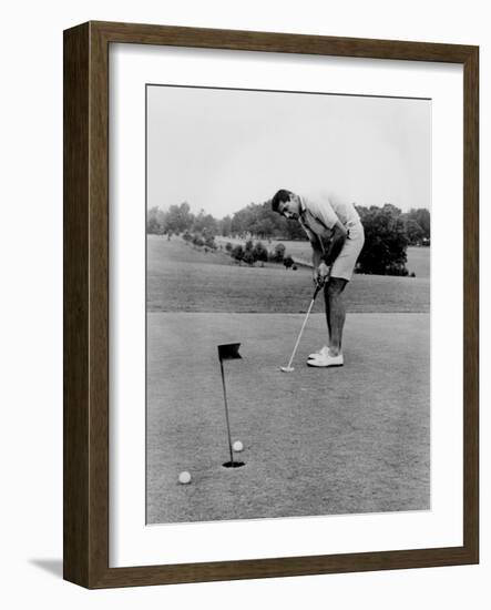 Joe Namath Playing Golf at the University of Alabama in Tuscaloosa, 1966-null-Framed Photo