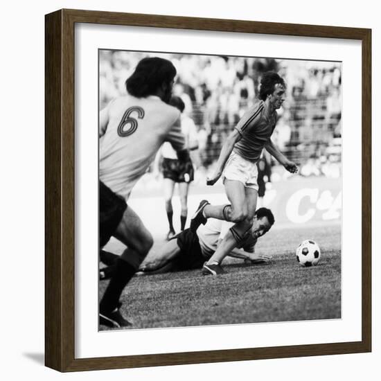 Johan Cruyff (1947-)-null-Framed Premium Giclee Print