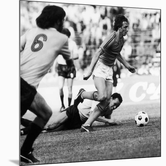 Johan Cruyff (1947-)-null-Mounted Giclee Print