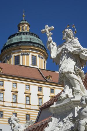 https://imgc.allpostersimages.com/img/posters/johannes-nepomuk-statue-and-monastery-melk-unesco-world-heritage-site-lower-austria-austria-eu_u-L-Q1BTPEN0.jpg?artPerspective=n