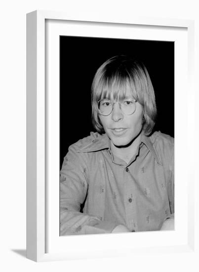 John Denver, Shepherds Bush, London, 1974-Brian O'Connor-Framed Photographic Print