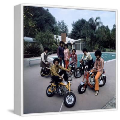 Pop Group Jackson Five: Jackie, Parents Joe and Katherine, Marlon