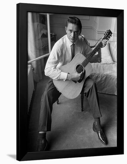 Johnny Cash- London 1959-null-Framed Poster