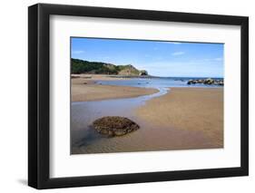 Johnny Flintons Harbour and Osgodby Point (Knipe Point) in Cayton Bay-Mark Sunderland-Framed Photographic Print