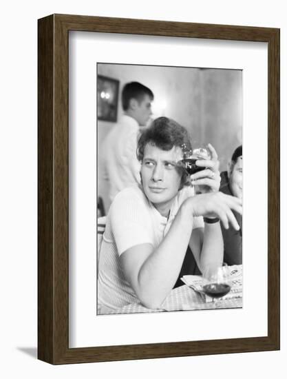 Johnny Hallyday Having a Drink with Some Friends-Richard Bouchara-Framed Photographic Print