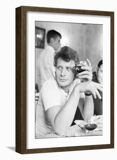 Johnny Hallyday Having a Drink with Some Friends-Richard Bouchara-Framed Photographic Print