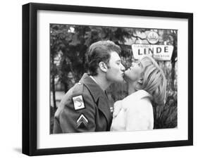 Johnny Hallyday Kissing Sylvie Vartan-DR-Framed Photographic Print