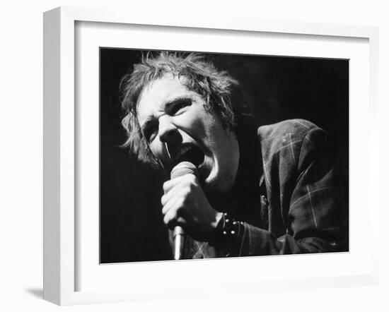 Johnny Rotten Sings-Associated Newspapers-Framed Photo