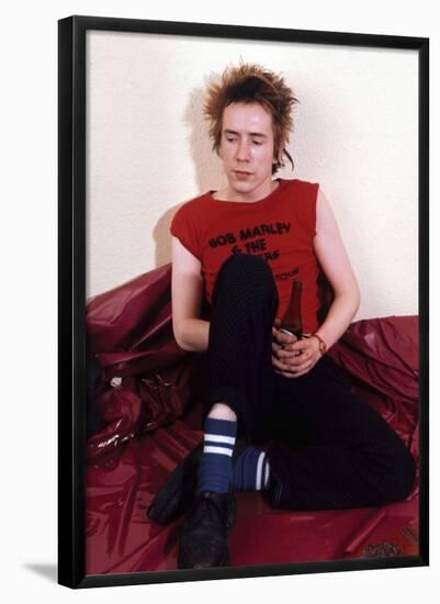 Johnny Rotten-Stockholm 1977-null-Framed Poster