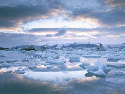 https://imgc.allpostersimages.com/img/posters/jokuslarlon-glacial-lagoon-vatnajokull-ice-cap-iceland-polar-regions_u-L-P1M1Y80.jpg?artPerspective=n