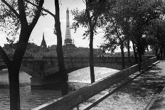 Eiffel Tower, Paris c1950-Jules Dortes-Giclee Print