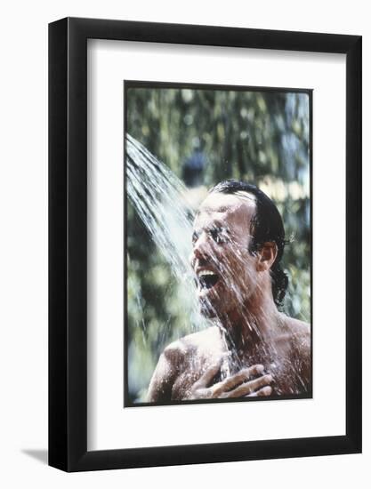 Julio Iglesias Having a Shower-Angelo Cozzi-Framed Photographic Print