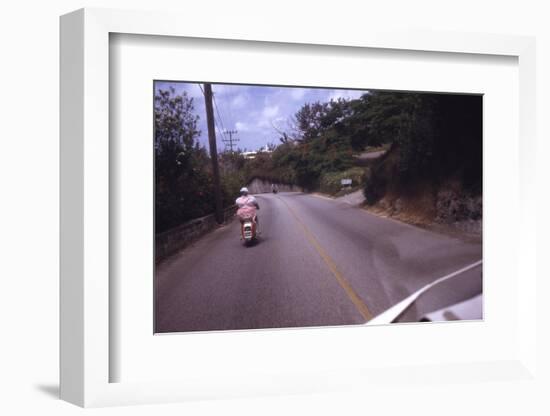 July 1973: Bermuda Street-Alfred Eisenstaedt-Framed Photographic Print