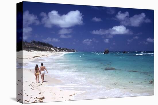 July 1973: Couple Walking on the Beach, Bermuda-Alfred Eisenstaedt-Stretched Canvas