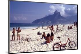 July 1973: Ipanema Beach, Rio De Janeiro-Alfred Eisenstaedt-Mounted Photographic Print