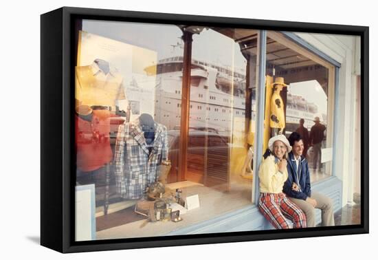 July 1973: Shopping Bermuda-Alfred Eisenstaedt-Framed Stretched Canvas