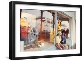 July 1973: Shopping Bermuda-Alfred Eisenstaedt-Framed Photographic Print