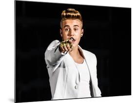 Justin Bieber-null-Mounted Photo