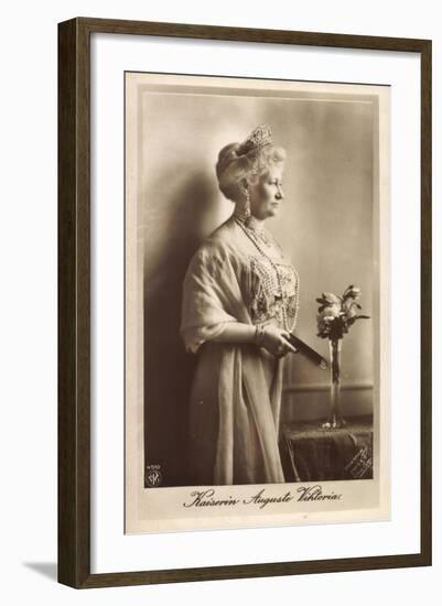 Kaiserin Auguste Viktoria, Npg 4510, Krone, Kette-null-Framed Giclee Print