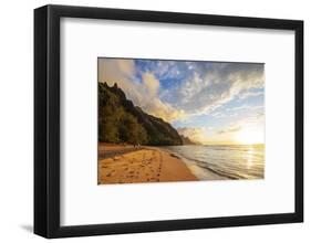 Kalalau beach on the Kalalau trail, Napali Coast State Park, Kauai Island, Hawaii, USA-Christian Kober-Framed Photographic Print