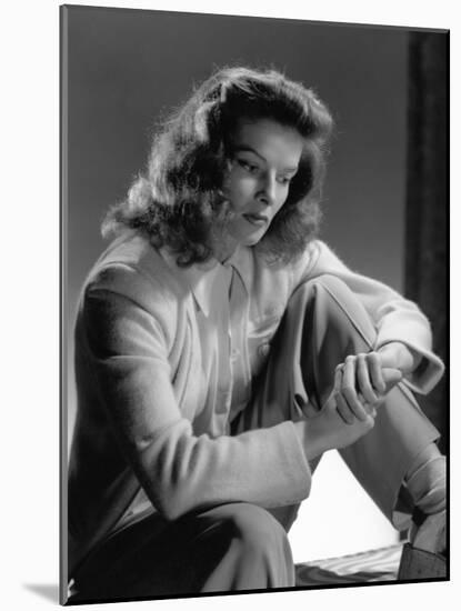 Katharine Hepburn, 1941-null-Mounted Photographic Print