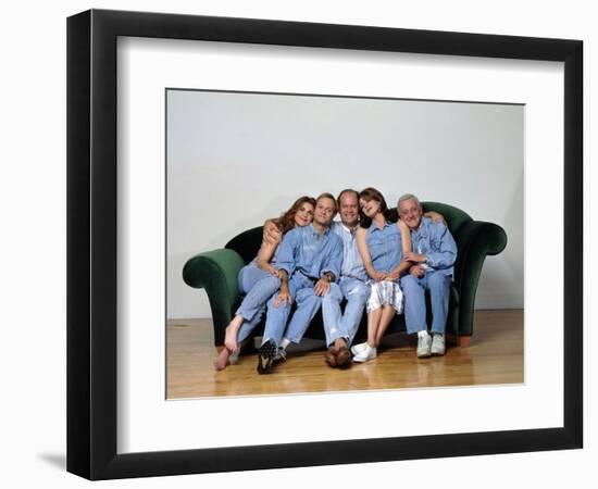 KELSEY GRAMMER; JOHN MAHONEY; PERI GILPIN; JANE LEEVES; DAVID HYDE PIERCE. "FRASIER-TV" [1993].-null-Framed Photographic Print