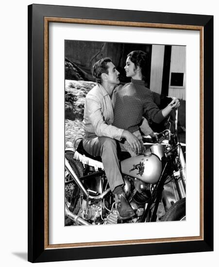 Key Witness, Dennis Hopper, Susan Harrison, 1960-null-Framed Photo