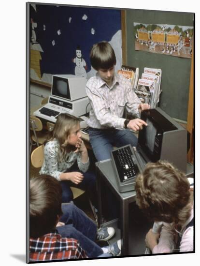 Kids Getting a Computer Lesson-Charles Bonanno-Mounted Photographic Print