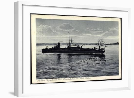 Kiel, Älteres Torpedoboot Mit Schulschiffen, Hafen-null-Framed Giclee Print