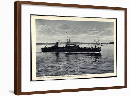 Kiel, Älteres Torpedoboot Mit Schulschiffen, Hafen-null-Framed Giclee Print