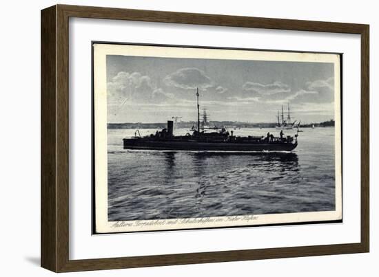 Kiel, Älteres Torpedoboot Mit Schulschiffen, Hafen-null-Framed Giclee Print